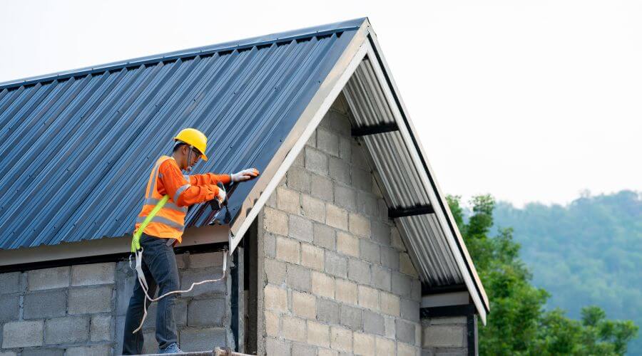 Expert new roof installation services in De Land, IL